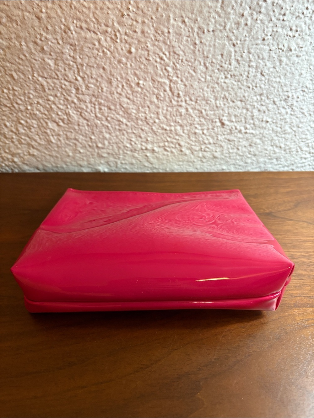 Yves Saint Laurent Hot Pink Patent Cosmetic Pouch with Gold Zip - Picture 6 of 11